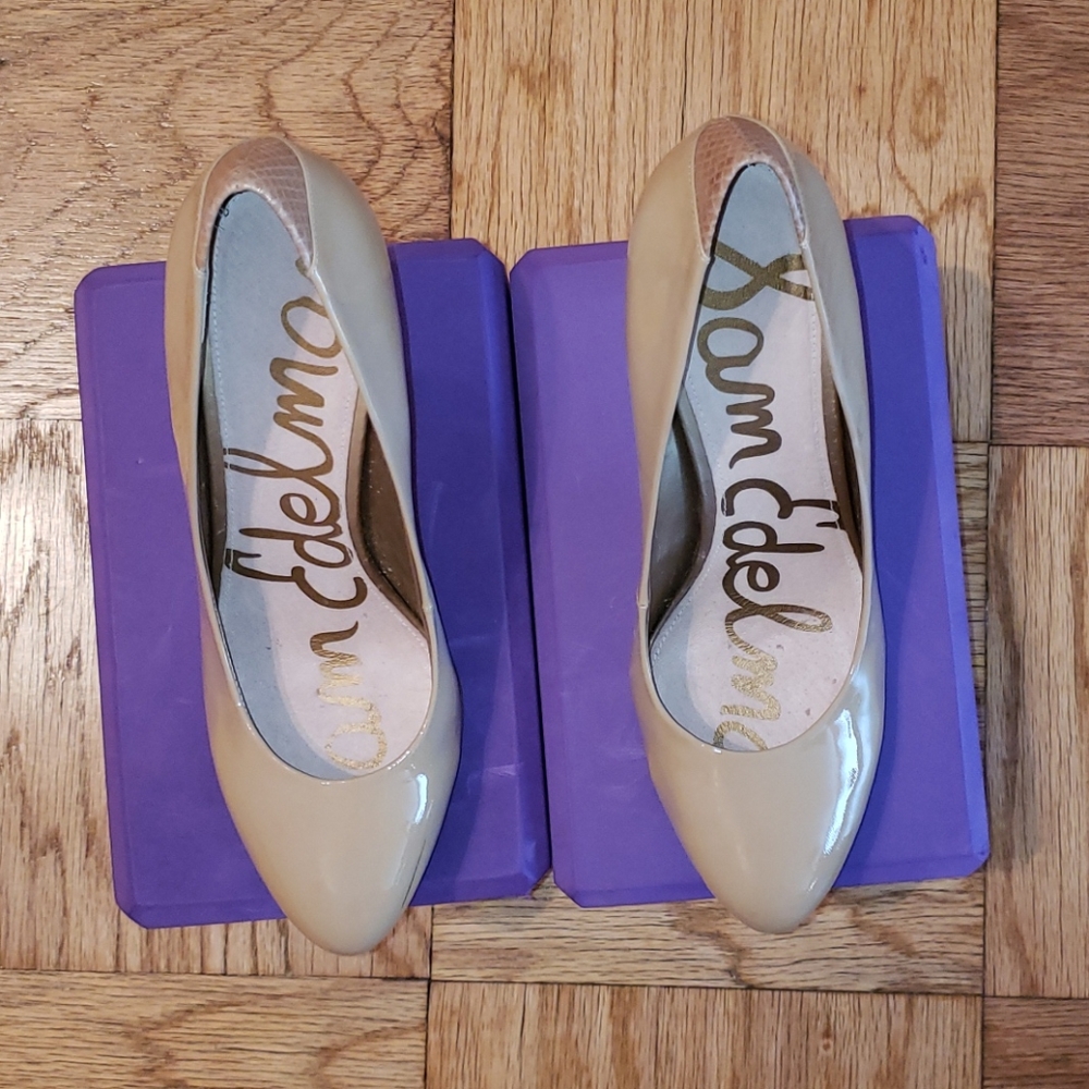 Sam Edelman tan/nude pumps size 9